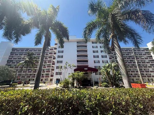 3660 NE 166th St , Unit 415, North Miami Beach, FL 33160