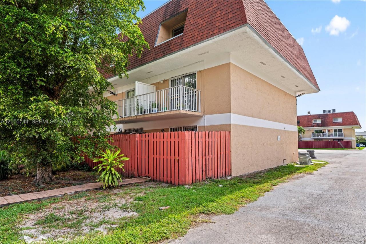 260 NW 107th Ave , Unit 110, Miami, FL 33172 Photo