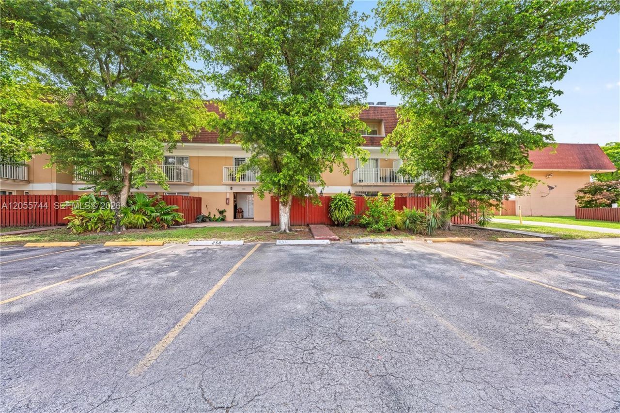 260 NW 107th Ave , Unit 110, Miami, FL 33172 Photo