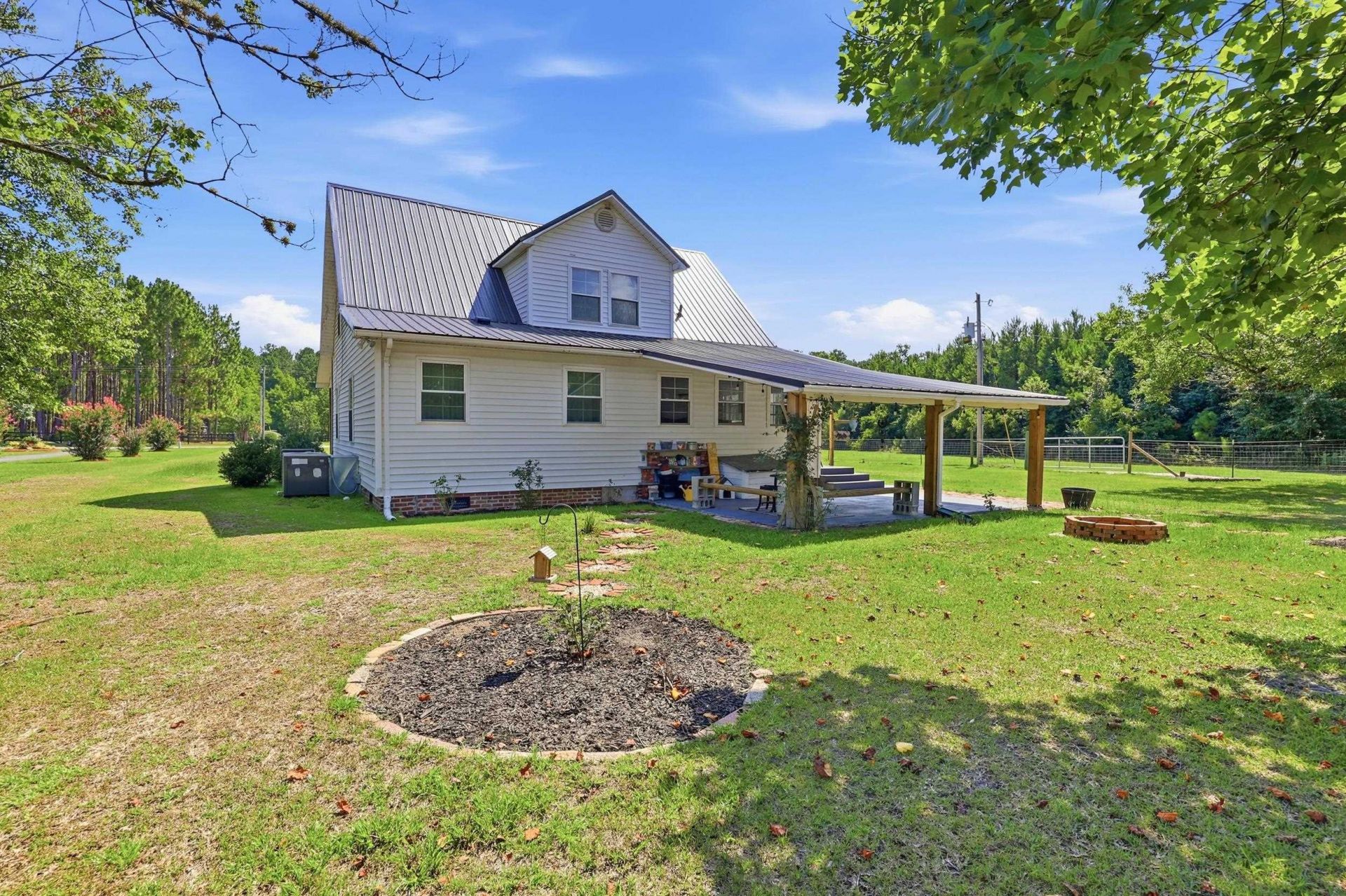 1361 Highway 521  Photo 29
