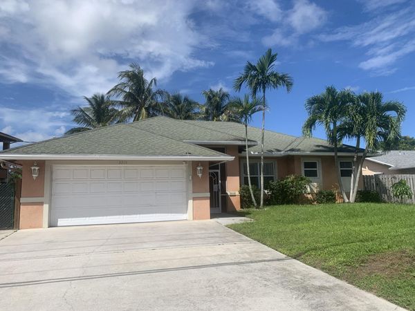 2215 HYPOLUXO Road, Lake Worth, FL 33462