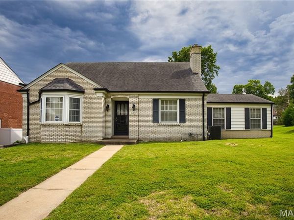 9402 Pine Avenue, Brentwood, MO 63144