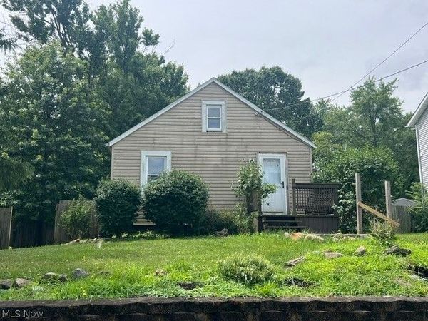 2250 Cooledge Avenue , Akron, OH 44305