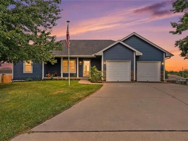 2227 W Ivory Circle, Excelsior Springs, MO 64024