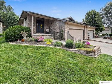 2948 Park Place Drive, Lincoln, NE 68506