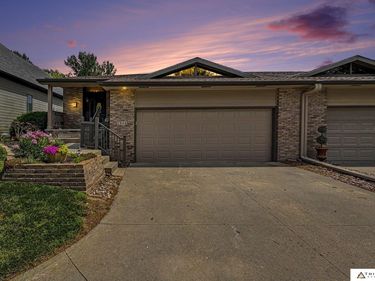 2948 Park Place Drive, Lincoln, NE 68506