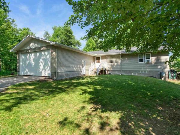 7555 E Mitchell Road, Petoskey, MI 49770