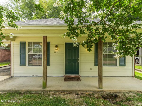 1212 Barnett Bend Circle, Brandon, MS 39047