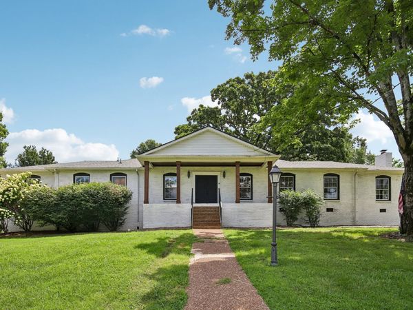 463 Walton Ferry Rd , Hendersonville, TN 37075