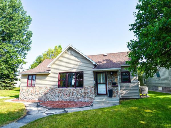 237 E Nelson Avenue, Warren, MN 56762