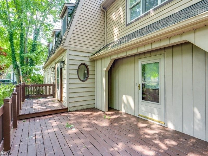 7144 Fairacres Avenue, North Ridgeville, OH 44039 Photo 3