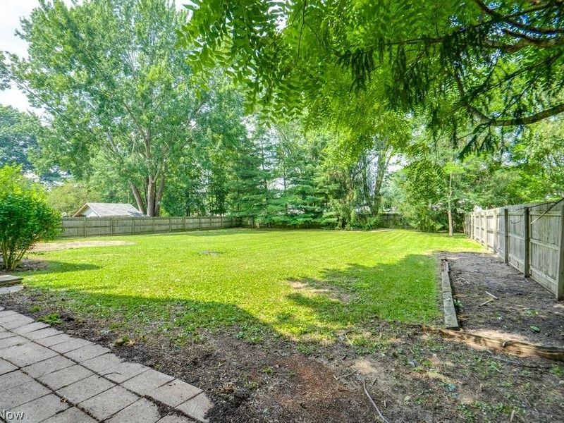 7144 Fairacres Avenue, North Ridgeville, OH 44039 Photo 4