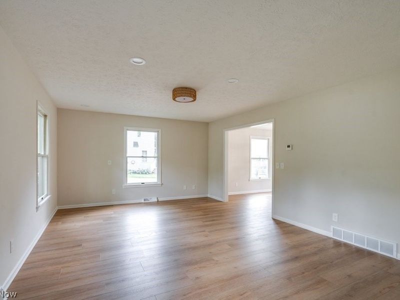 7144 Fairacres Avenue, North Ridgeville, OH 44039 Photo 9