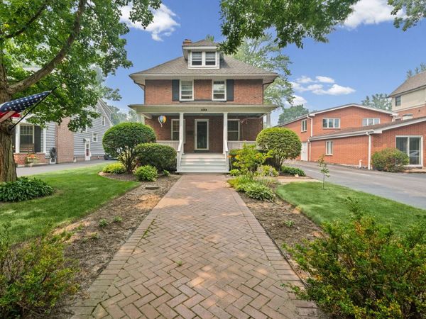 1538 Oakwood Avenue, Highland Park, IL 60035