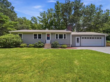 17 Parker Drive, Nashua, NH 03062