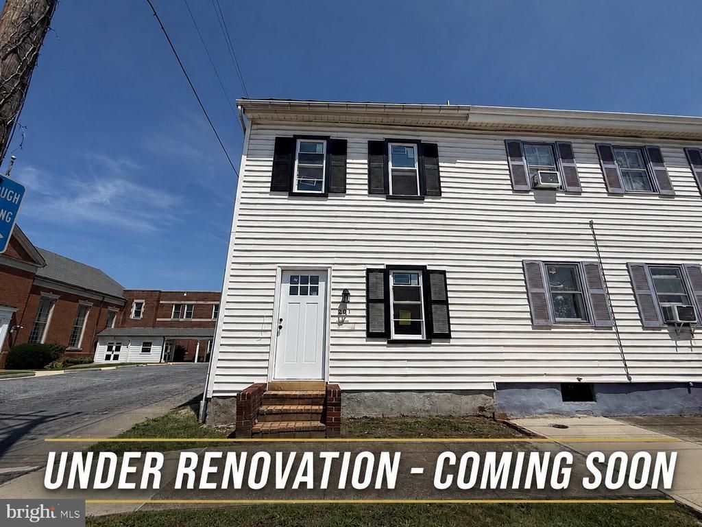 201 E MAIN STREET STREET , SHIREMANSTOWN, PA 17011