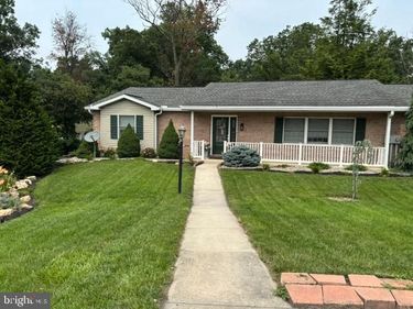 8 OXFORD COURT, Unit 8, CHAMBERSBURG, PA 17201