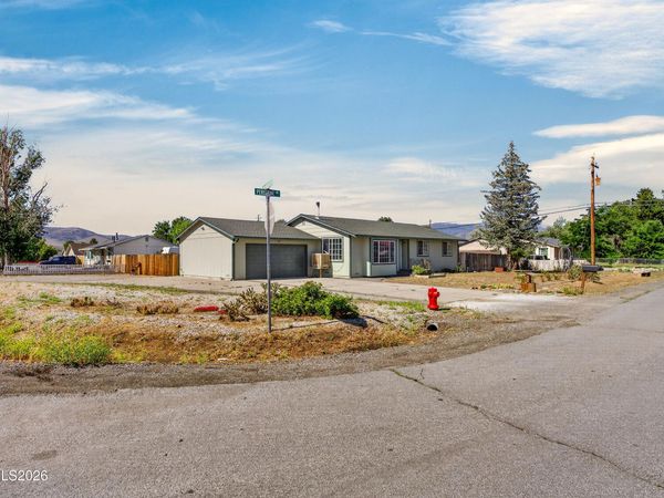 3950 Peregrine Circle, Reno, NV 89508