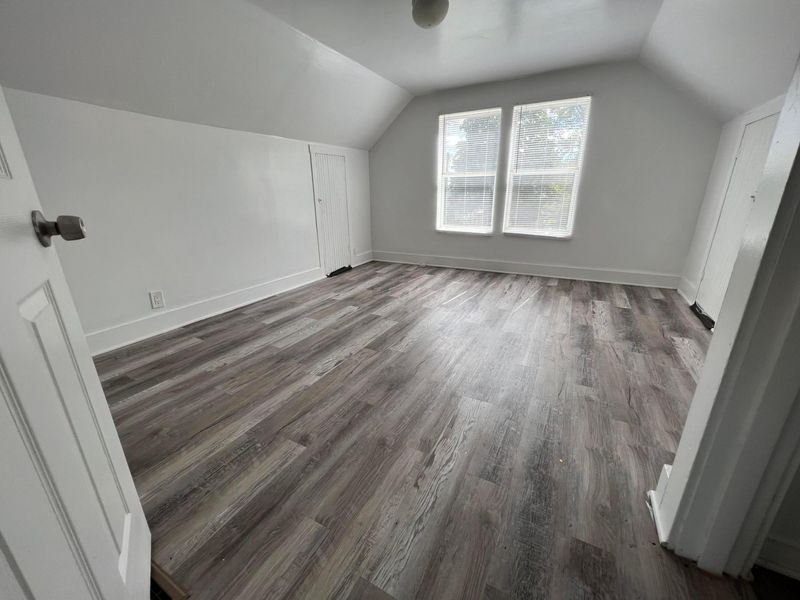 1709 E Weber Road, Columbus, OH 43211 Photo 2