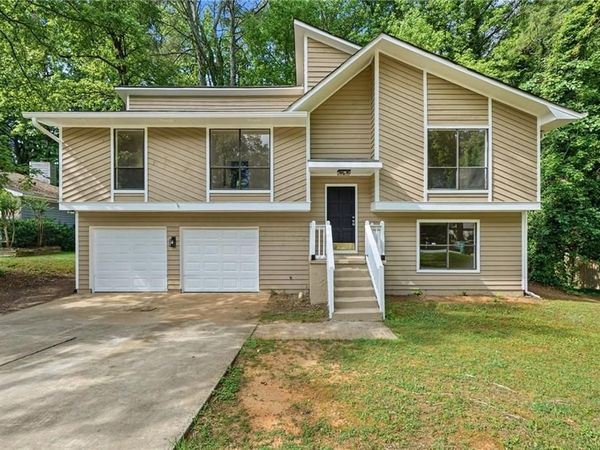 996 Park Forest Trail NW, Lilburn, GA 30047