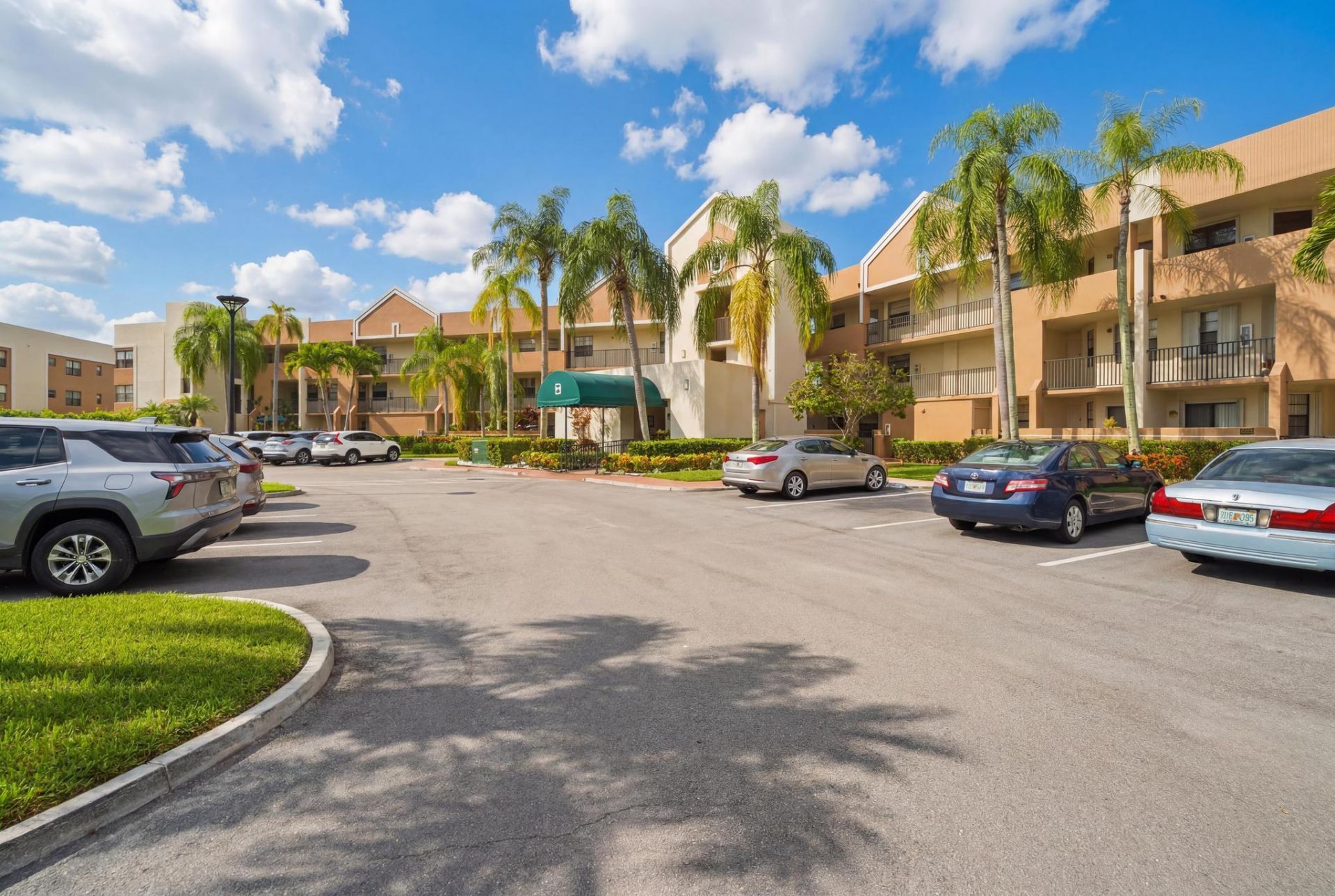 7232 Fairfax Drive, Unit 205, Tamarac, FL 33321 Photo