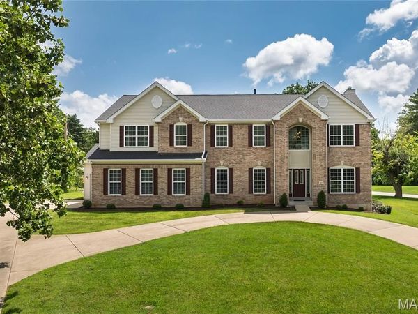 12 Chasselle Lane, Creve Coeur, MO 63141