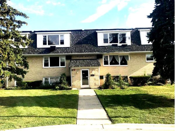 9709 Lorraine Drive, Unit 4, Countryside, IL 60525