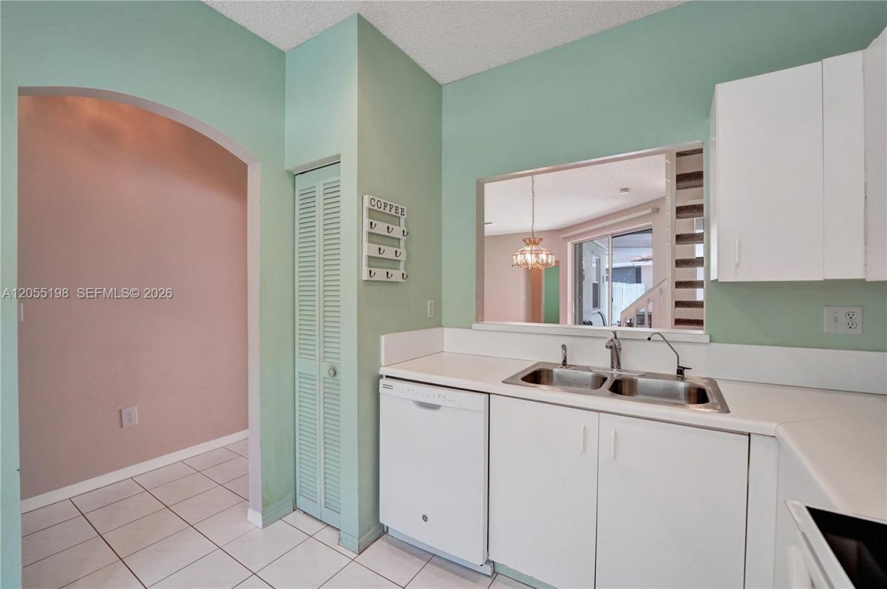 4025 Fern Forest Rd , Cooper City, FL 33026 Photo