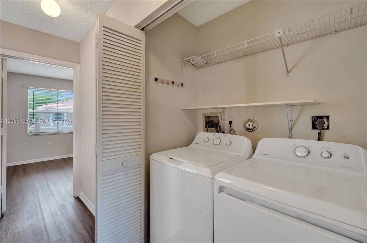 4025 Fern Forest Rd , Cooper City, FL 33026 Photo