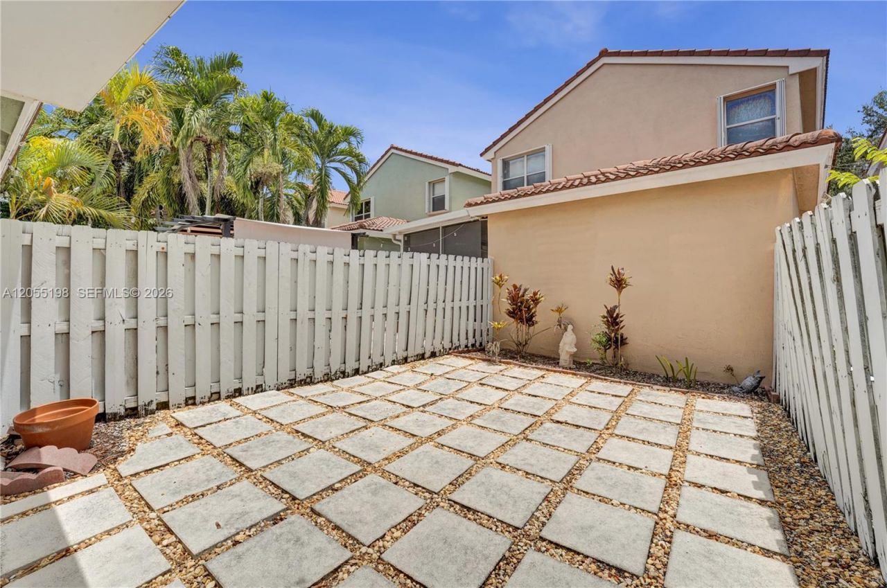 4025 Fern Forest Rd , Cooper City, FL 33026 Photo