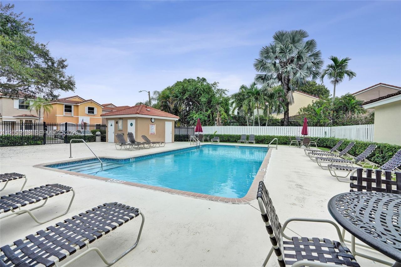 4025 Fern Forest Rd , Cooper City, FL 33026 Photo