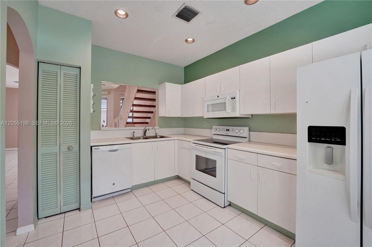4025 Fern Forest Rd , Cooper City, FL 33026 Photo