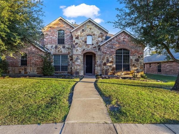 8302 Munich Drive, Rowlett, TX 75089