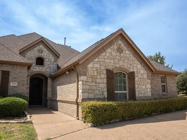 502 Lismore Drive, Mansfield, TX 76063