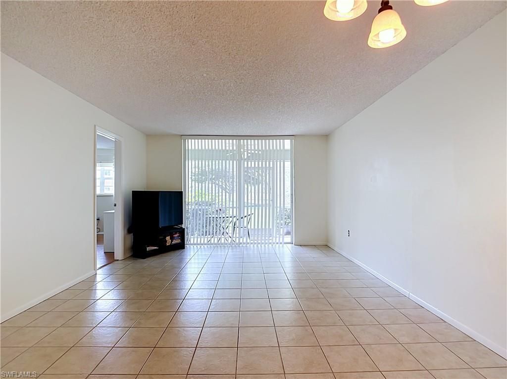 100 Forest Lakes Blvd, Unit 109, Naples, FL 34105 Photo