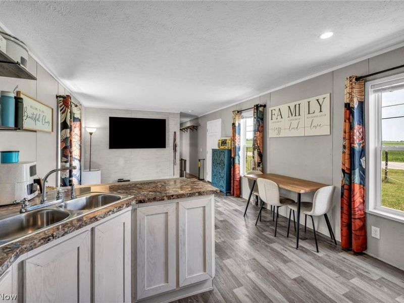 10564 S Duck Creek Road, Salem, OH 44460 Photo 5