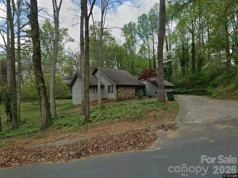216 Brentwood Circle, Newton, NC 28658 Main Photo