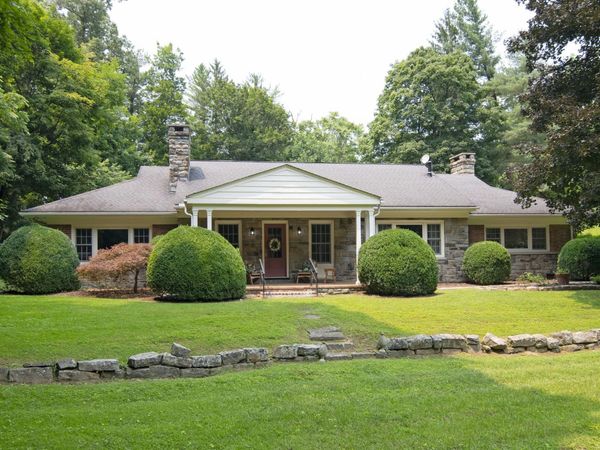 510 Sunset Dr, Ronceverte, WV 24970