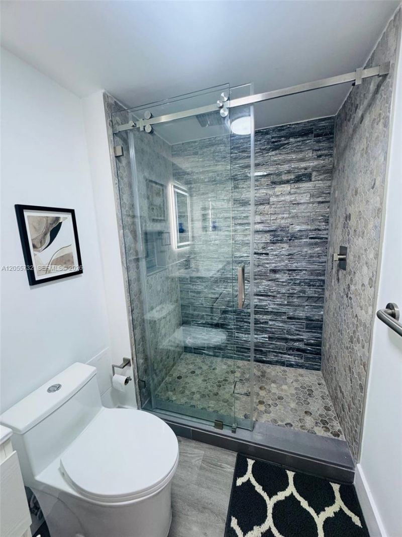 3625 N Country Club Dr , Unit 2409, Aventura, FL 33180 Photo