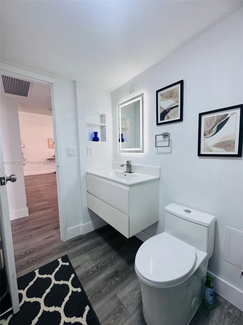 3625 N Country Club Dr , Unit 2409, Aventura, FL 33180 Photo