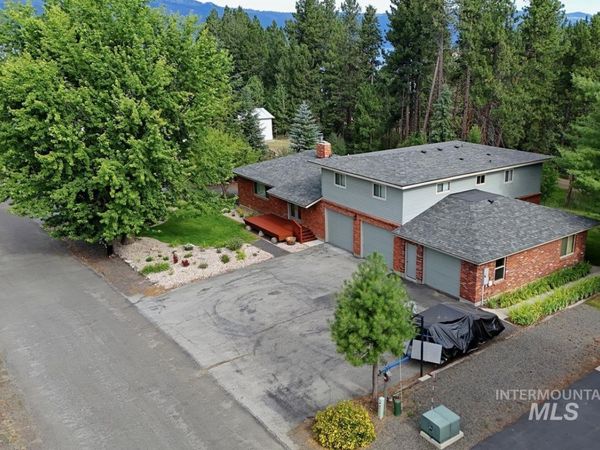 506 Lakeview Drive, Cascade, ID 83611