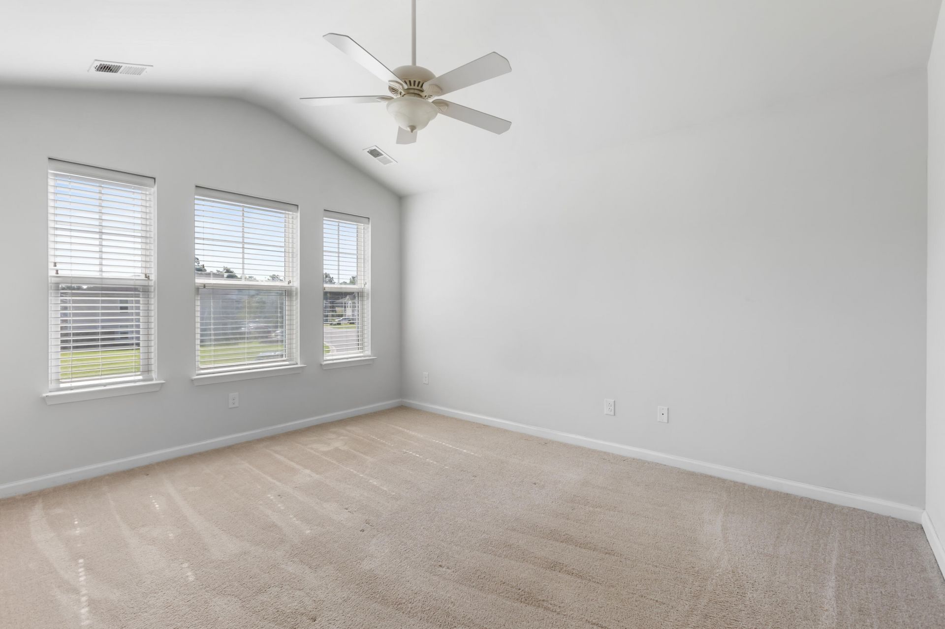 121 Wild Holly Drive Photo 13