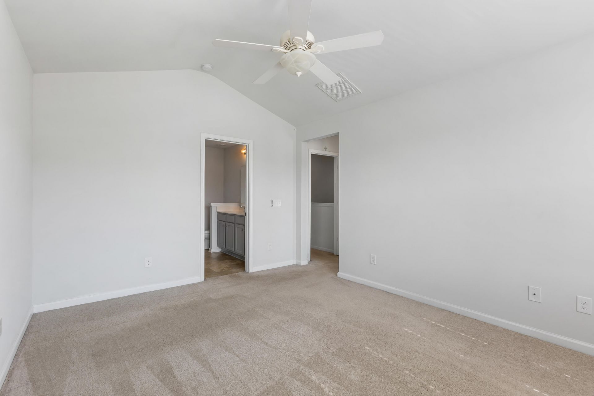 121 Wild Holly Drive Photo 14