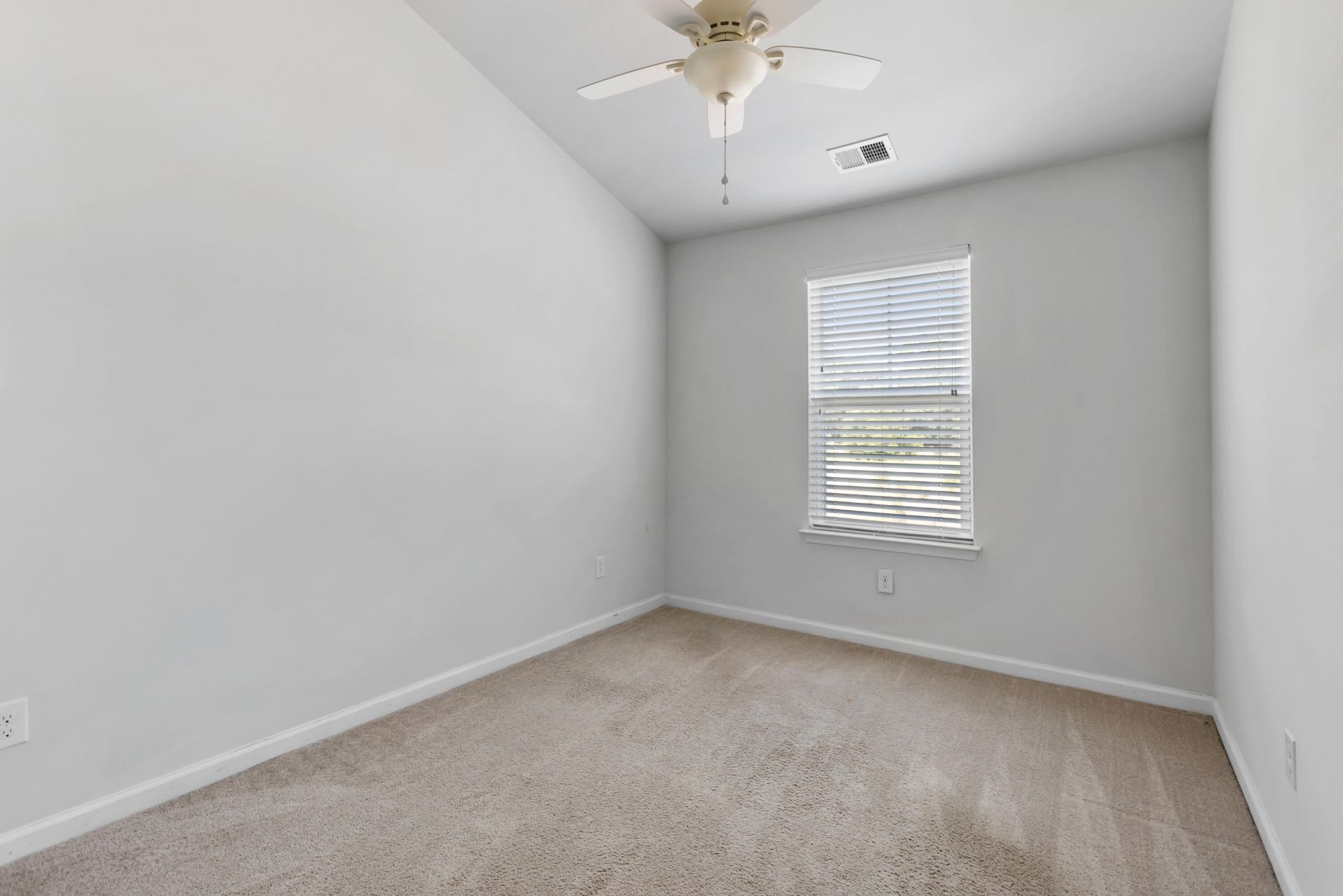 121 Wild Holly Drive Photo 20