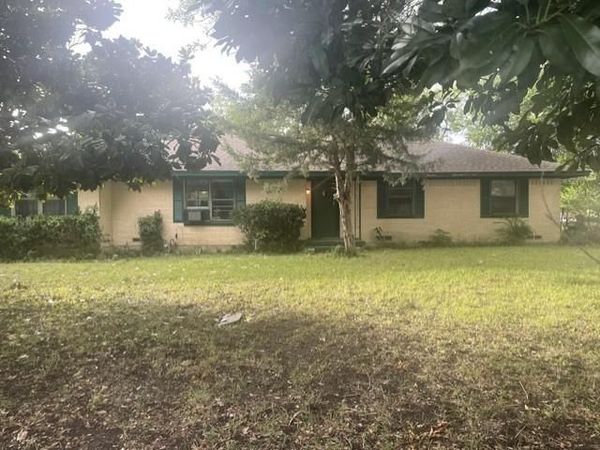 348 W Van Alstyne Parkway W, Van Alstyne, TX 75495