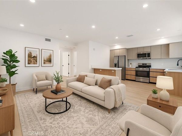 7510 Sepulveda Boulevard , Unit 204, Van Nuys, CA 91405