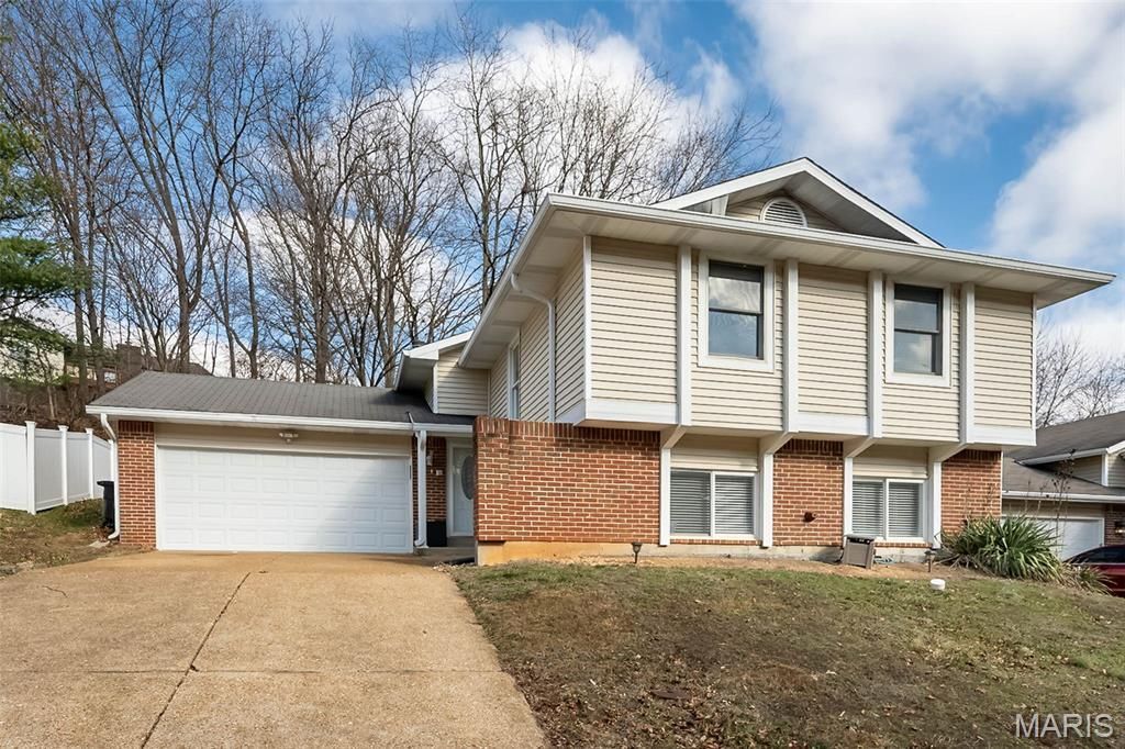 537 Treetop Village , Unincorporated, MO 65021 Main Photo
