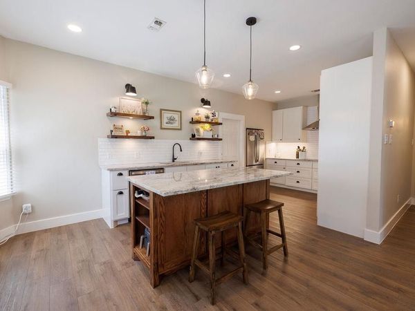5 Champions LN, Lakeway, TX 78734