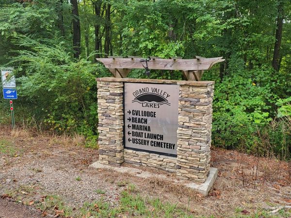 905 Grand Valley Dr , Saulsbury, TN 38067