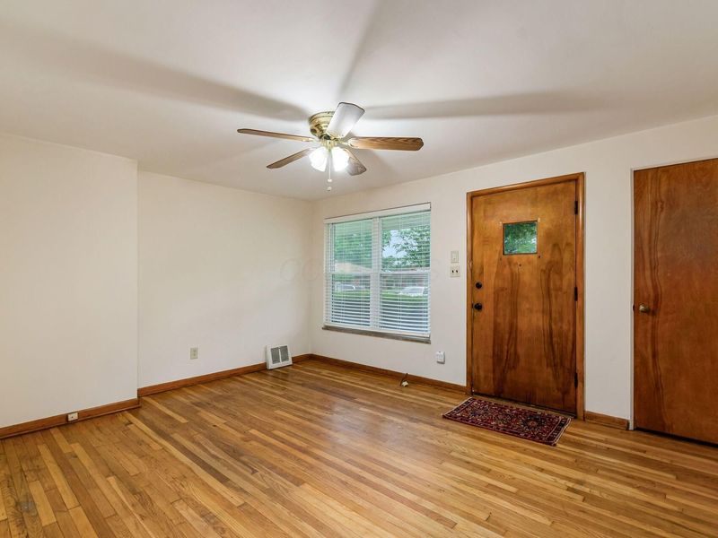 116 Sunnyside Lane, Columbus, OH 43214 Photo 2